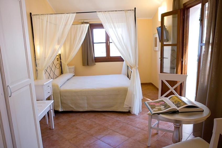 Hotel Barsalini SantʼAndrea Екстериор снимка