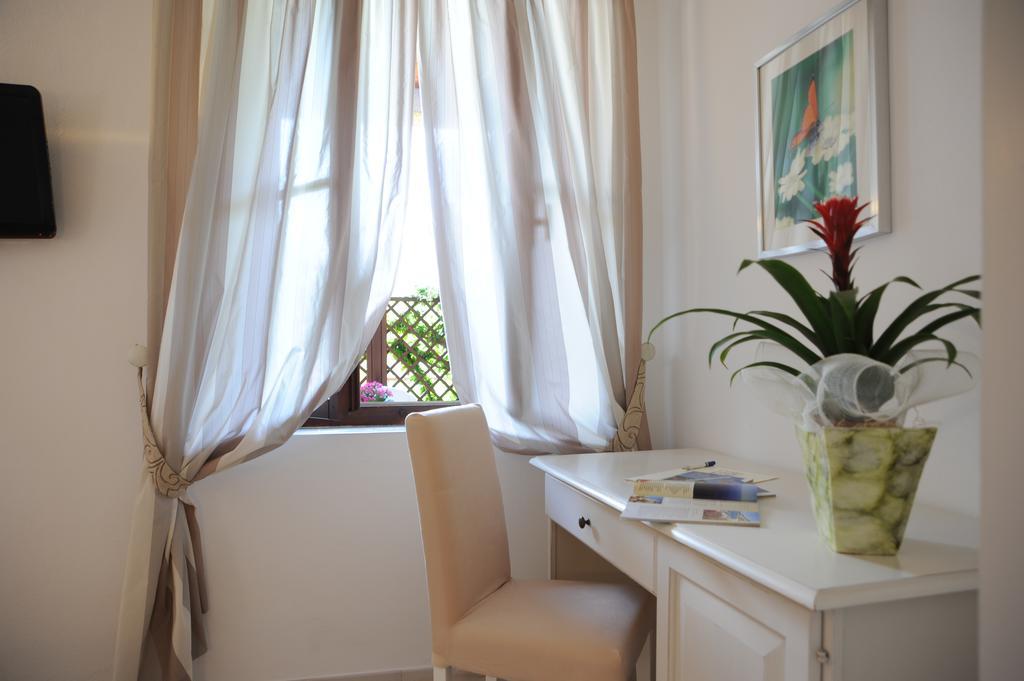 Hotel Barsalini SantʼAndrea Стая снимка
