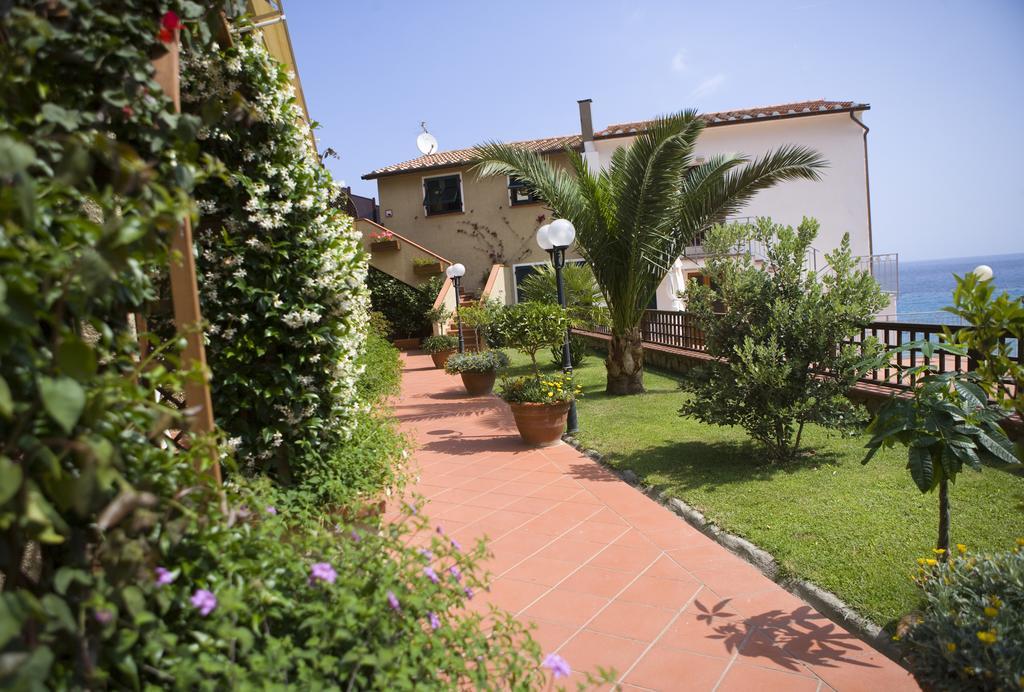 Hotel Barsalini SantʼAndrea Екстериор снимка