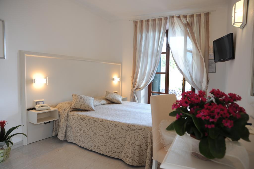 Hotel Barsalini SantʼAndrea Екстериор снимка