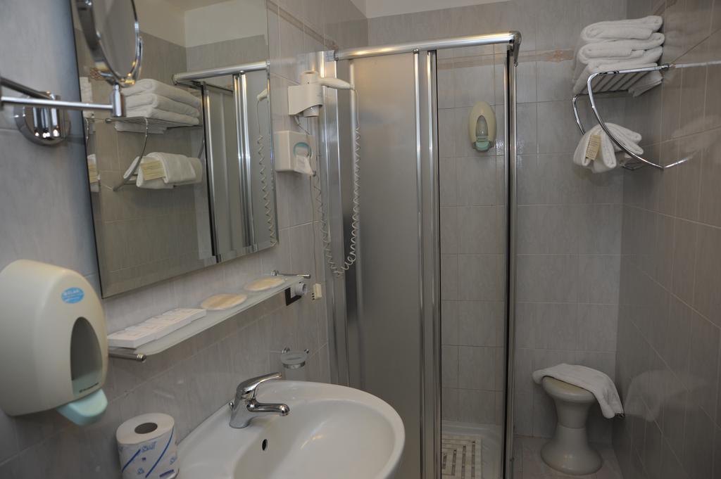 Hotel Barsalini SantʼAndrea Екстериор снимка